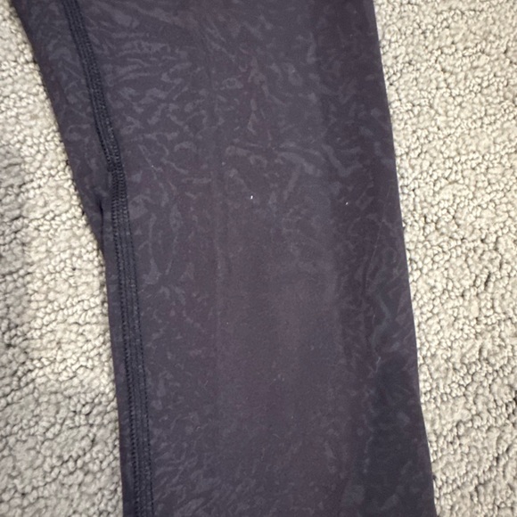 Lululemon Wunder Train Floral Leggings Size 0 - 20.5” Inseam - Picture 3 of 5
